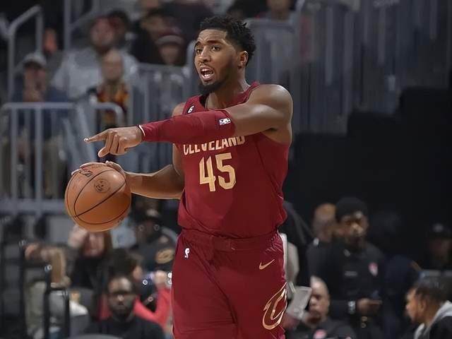 乐鱼体育登录入口-米切尔渴望成功！融入骑士自信取得新突破