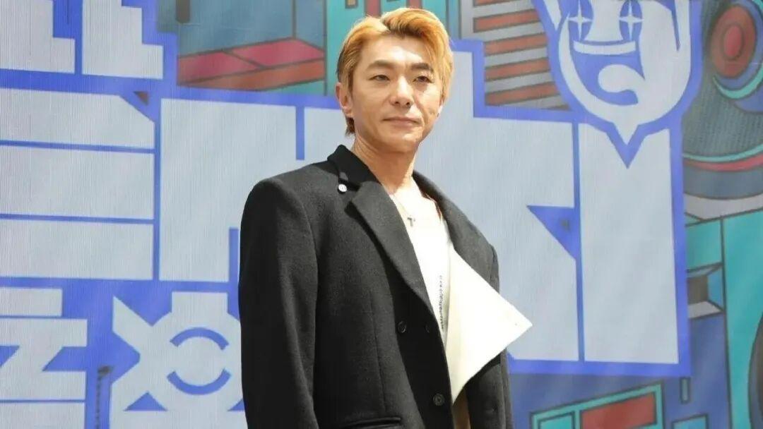 乐鱼体育下载-46岁香港知名歌手正式加盟英皇娱乐，结束近五年独立歌手生涯