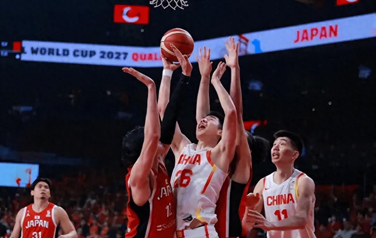 乐鱼体育登录入口-联赛场均4.8分，世预赛两战轰25分13板，球迷盛赞：国产第一3D